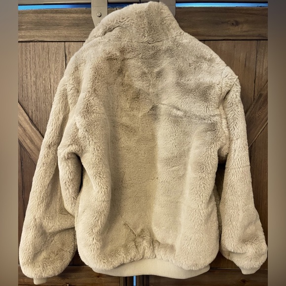 ZARA Jacket Men Popular CROPPED FLEECE JACKET zip up into this Soft and warm❤️ - Picture 3 of 8